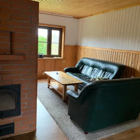 Keldrimaee Kuelalistemaja krevet i doručak 3*