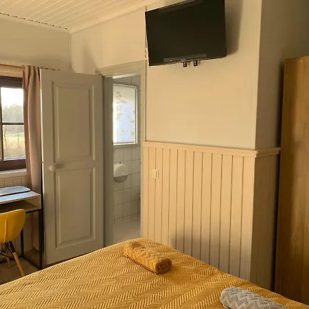 Keldrimaee Kuelalistemaja krevet i doručak