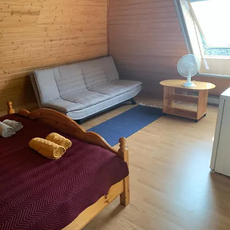 Keldrimaee Kuelalistemaja krevet i doručak 3*