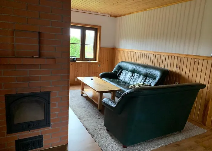 Keldrimaee Kuelalistemaja krevet i doručak 3*