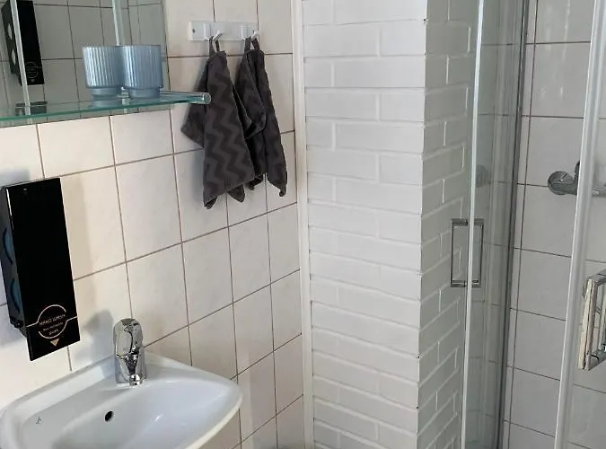 Keldrimaee Kuelalistemaja krevet i doručak 3*